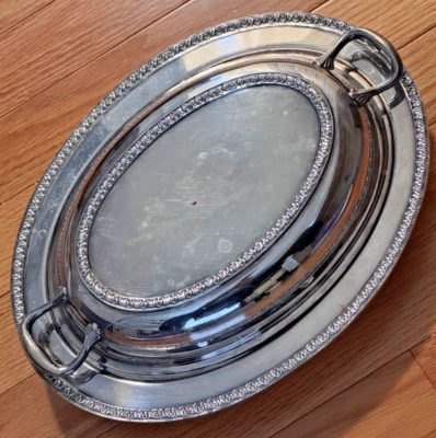 Tazón para servir ovalado enchapado en plata Wallace Luxor “Fern” y tapa grabados con bordes de rosa Foto 1 de 4