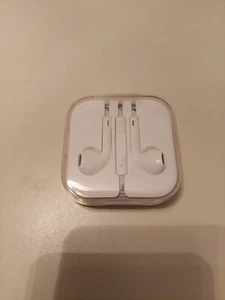NEW AUTHENTIC APPLE CORDED EAR BUD HEADPHONE PLUG WHITE NEW - Picture 1 of 2