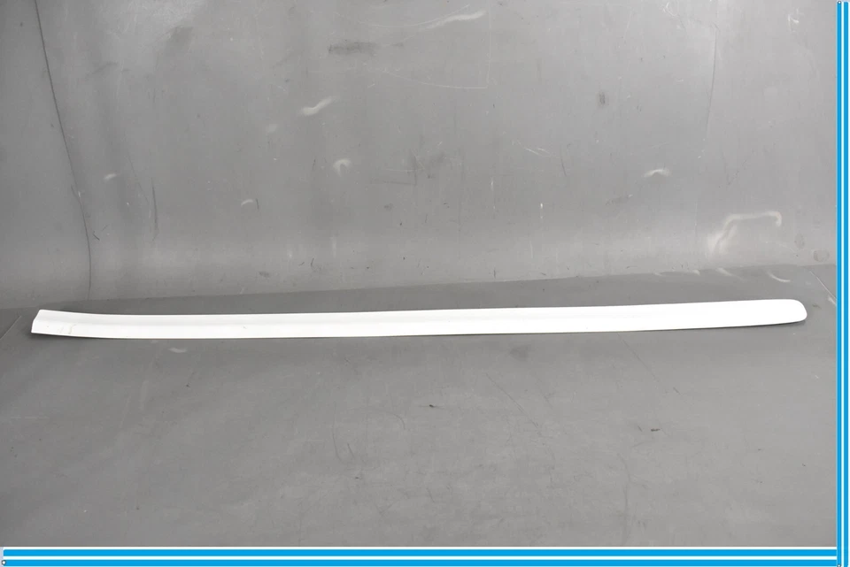 Оригинальный центральный молдинг для передней правой пассажирской двери 08–11 Volvo C70 - Изображение 1 из 4