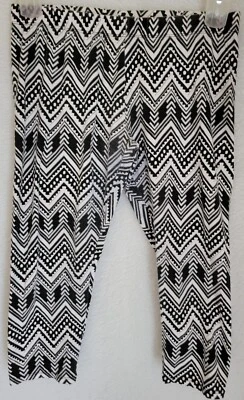 No Boundaries Juniors Womens Capri Legging Pants Size L Large 11/13 Black White - Image 1 of 4