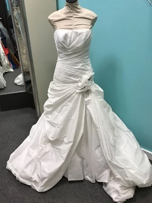 Maggie Sottero (Wedding Dress) Size 10 - Image 1 of 4