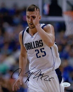Chandler Parsons Dallas Mavericks Signed 8x10 Glossy Photo JSA Authenticated - Picture 1 of 2