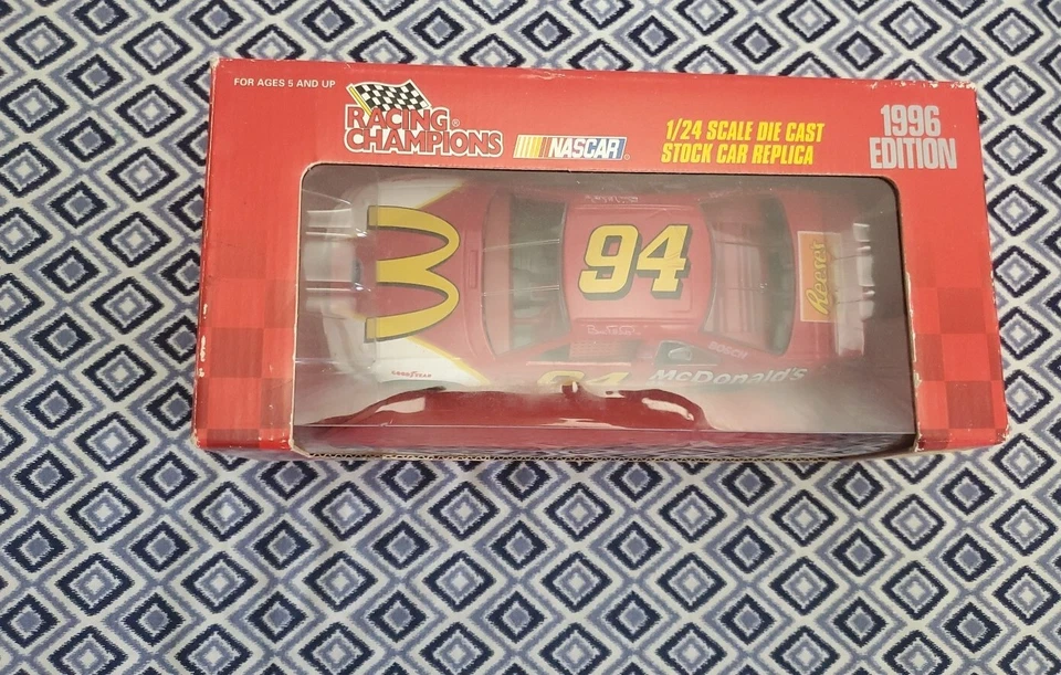 Coche de carreras Nascar Racing Champions 1996 1:24 Bill Elliott #94 McDonald's sellado  Foto 1 de 4