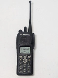 Motorola XTS2500 Model 3 UHF (380-470 MHz) P25 Digital FPP - Zdjęcie 1 z 14