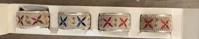 Pier 1 Exclusivo Servilletero Anillos Joyas Chapados en Plata Juego de 4 Podría ser Nuevo Foto 1 de 4