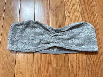 Usado en Excelente Condición Victoria's Secret ROSA Sujetador Bandeau Sin Tirantes Encaje Polvo Verde Pequeño Foto 1 de 2