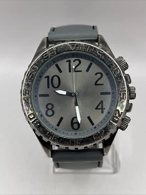 Reloj Hombre Accutime Plateado 51mm Estuche Gris Banda Silicona - Batería Nueva Foto 1 de 4