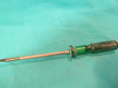 GREEN HANDLE QUICK-WEDGE 1836-SF SCREWDRIVER - Image 1 of 4