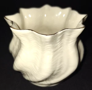VTG BELLEEK NEPTUNE TWISTED SHELL w/GOLD CACHE POT VASE BOWL IN RETROSPECT 2000 - Picture 1 of 7