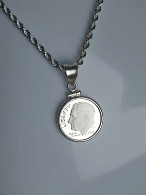 Beutiful Silver Plated Necklace With 2019 10 Cents Proof Coin 99.9 % Silver - Image 1 of 4