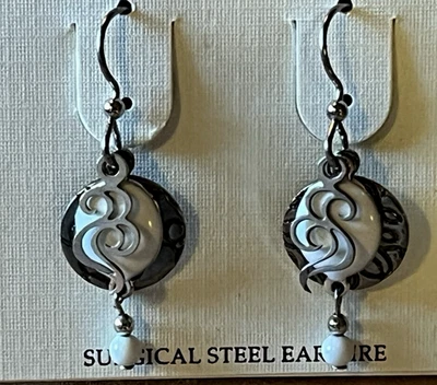 Nuevos Pendientes Colgantes Bosque Plata En Capas Esmalte Blanco Tono Plata Remolino Redondos Foto 1 de 4