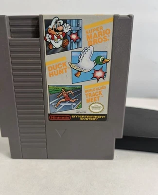 Super Mario Bros / Duck Hunt / World Class Track Meet (Nintendo NES, 1990) Foto 1 de 4