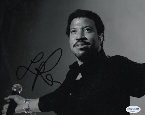 Lionel Richie AUTOGRAPH Signed 10x8 Photo ACOA Cover