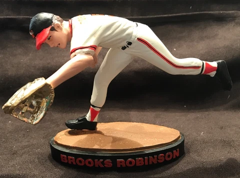 BROOKS ROBINSON 14K Gold Glove Figurine - Baltimore Orioles - PLEASE READ Cover
