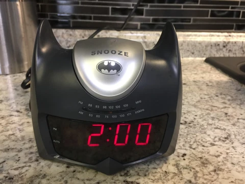 DC COMICS BATMAN ALARM CLOCK WITH PROJECTIONN & RADIO KSM6007 Cover