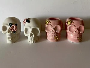 HALLOWEEN Día de Muertos Calaveras 2 Rosa 2 Blanco Cerámica y Plástico Duro - Imagen 1 de 13