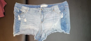 Pantalones cortos de mezclilla Torrid Plus 24 - Imagen 1 de 3