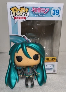 *read desc.* Hatsune Miku Funko #39 Pop! Rocks Hot Topic Exclusive - Picture 1 of 12