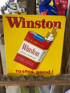 Letrero vintage de brida de metal para cigarrillos Winston 13" x 12" GAS ACEITE SODA COLA TABACO - Imagen 1 de 8