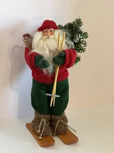 Weihnachtsmann 14" Figur auf Holzskierstangen Schneeschuhe und Weihnachtsbaum - Bild 1 von 13