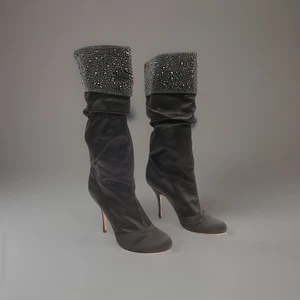 Gina Stiefel, Black Satin Crystals Embellished, wadenhohe Stiefel Größe 4,5 - Bild 1 von 6
