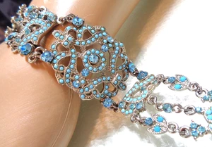 Pulsera VCLM firmada, tono plata, pedrería tonos azules, renacimiento victoriano. - Imagen 1 de 5