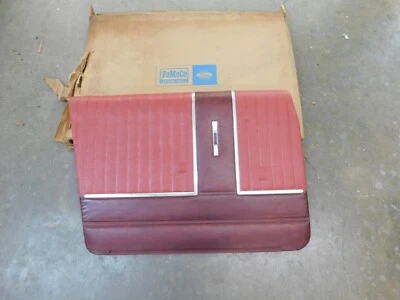 Painel interno de porta Ford 1966 Galaxie 4 portas vermelho escuro fabricante de equipamento original novo sem etiquetas verificar tipo - Imagem 1 de 4