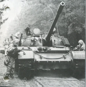 Foto UdSSR Panzer T 55 Uniform Militär Geschütz Kanone Gefahrenanzug chemische Behandlung - Bild 1 von 3