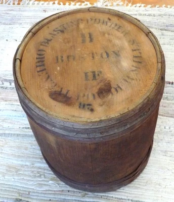 Antiguo barril de madera de polvo negro Oriental Mills Boston plantilla de 25 libras Foto 1 de 4