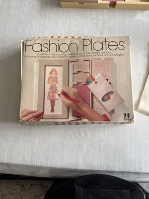 Vintage 1978 Tomy 2508 Fashion Plates Drawing Design Set Kit 14 Plates - Image 1 of 2