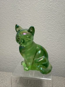 Fenton Lime Green Iridesent Sitting Cat Glass Figure - Picture 1 of 12