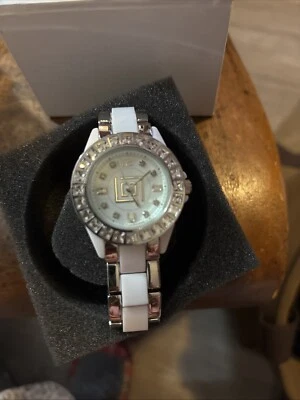 LIZ CLAIRBORNE кристалл стразы кварцевые часы - Изображение 1 из 4