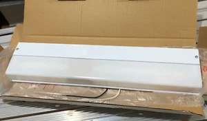 18 in. Under Cabinet Light -Crescent Lighting CL115121YOLNC Fluorescent 15W 120V - Picture 1 of 4