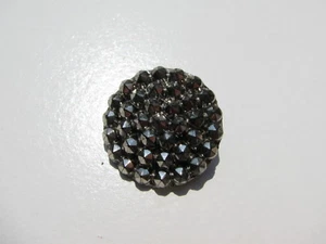 ANTIQUE VICTORIAN VTG. PRESSED PATTERN BLACK GLASS SILVER LUSTER SEWING BUTTON - Picture 1 of 3
