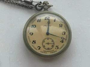 Reloj de bolsillo vintage de la URSS Molniya. Soviético vintage Tale of the Urals - Imagen 1 de 9