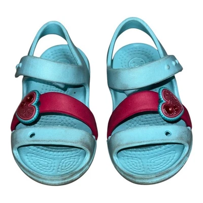 Sandalias Crocs Azul Rosa Corazón Goma Tirantes Niñas Pequeñas Talla 7 Foto 1 de 4