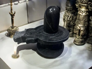 Black Marble Shivling Handmade Arts Religious Shivratri Shavan for Office Decors - Picture 1 of 6