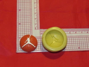 Basketball mit Spieler Silikonform 263 für Basteln Kuchen Pop Harz - Bild 1 von 1