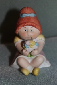 Cabbage Patch Kids Girl with Flowers Porcelain Figure 1984 - Picture 1 of 4