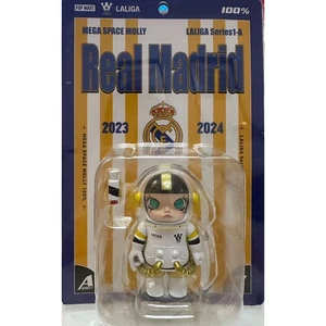 Authentic POP MART 100% MEGA SPACE MOLLY La Liga Series Doll Real Madrid - Picture 1 of 3