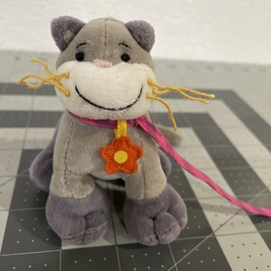 2000 Groovy Girls CAT Manhattan Toy Tiny 3.5 inches Gray with Pink Leash Flower - Picture 1 of 19
