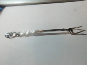 Community MODERN BAROQUE pattern Silver plate Pickle / Olive Fork 1969-1986 - Picture 1 of 3