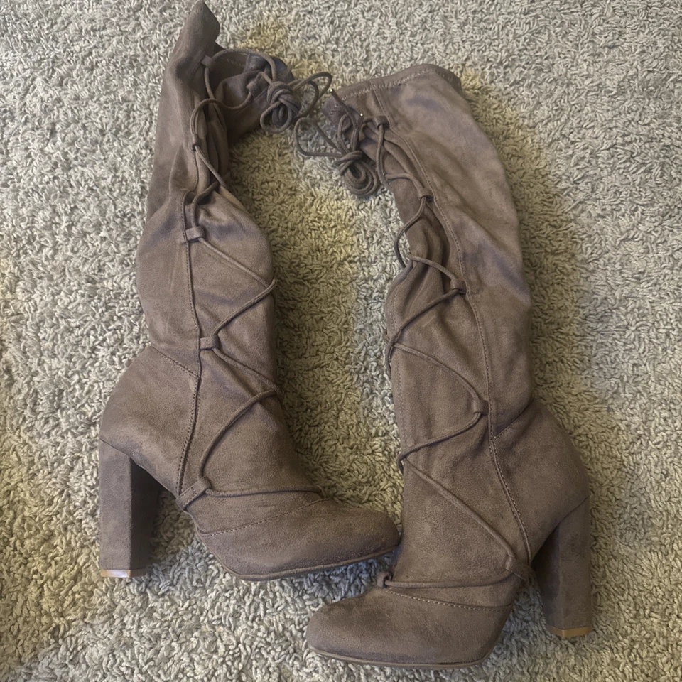 NUEVAS FRH Paula-2 Botas Talla 7.5 TAUPE Mujer Con Cordones Tacón Alto hasta la Rodilla Con Caja Foto 1 de 4