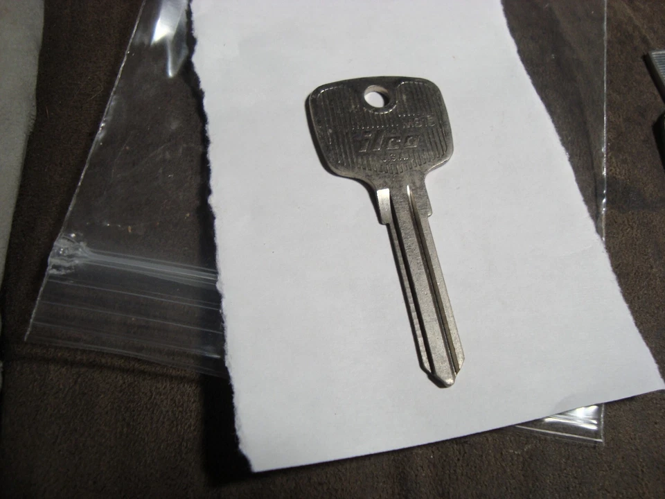 1 llave en blanco Mercedes Benz 450SL 450SLC 1973-1979 M79T MB15 HU22 ver descripción Foto 1 de 1