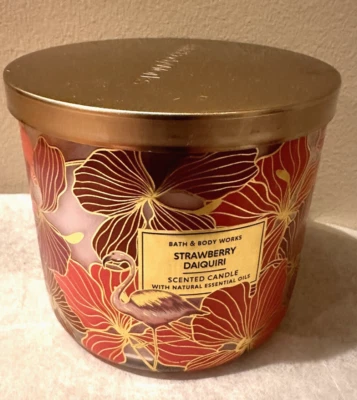 Bath & Body Works 草莓戴奎里蜡烛 3 芯香味 14.5 盎司大号全新 — 第 1/4 张图片