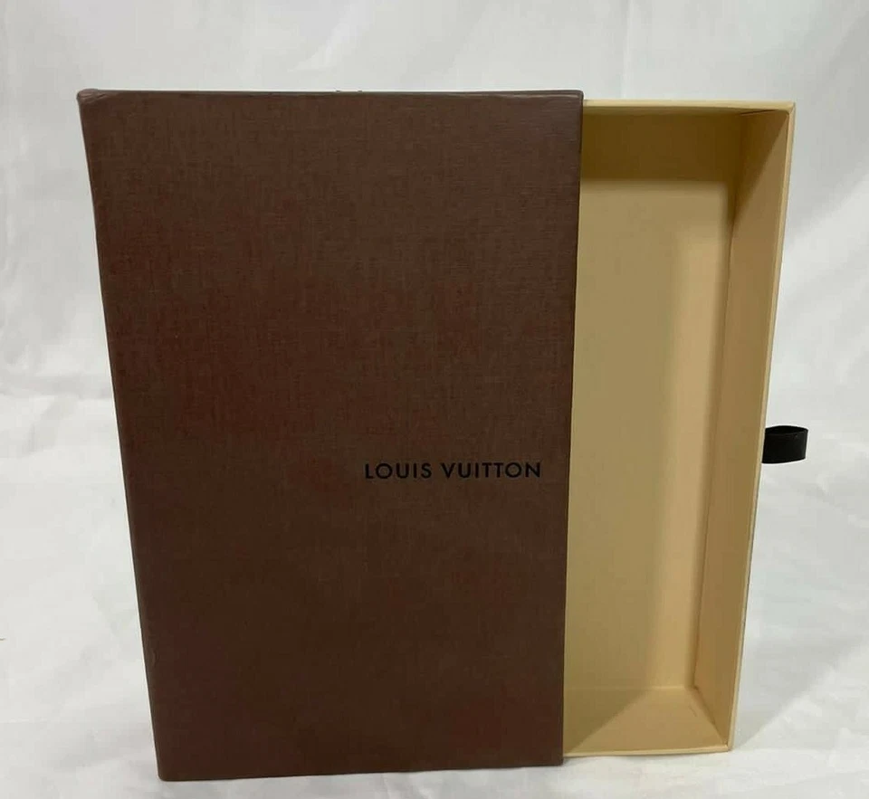 Louis Vuitton Caja de Regalo Vacía Almacenamiento Cajón Deslizante Mediano 8.5" x 5.5" x 1.8" Foto 1 de 4