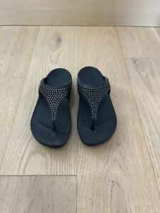 Crocs Women’s Sloane Wedge Thong Flip Flop Sandals Embellished Size 6 Black