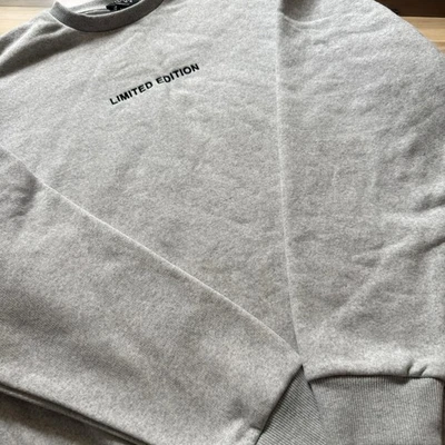 Sudadera Boohoo Hombre Gris Cuello Redondo Edición Limitada Grande Hombre’s Mediana Foto 1 de 4