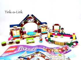 LEGO 41322 Snow Resort Ice Rink Friends Set EC Complete Skaters