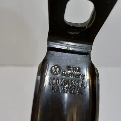 Ремень натяжения топливного бака 2004-2006 Volkswagen Phaeton 3D0201653A - Изображение 1 из 4